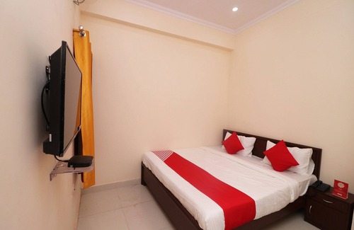 Naini Hotel | OYO 27941 Sangam Darshan