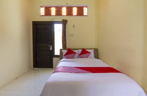 Pamekasan Hotel | OYO 3027 Griya Temenggungan Syariah