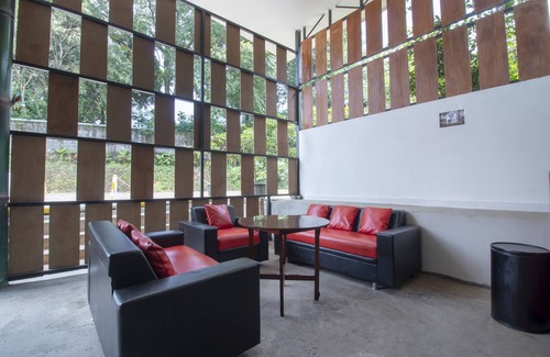 Dinoyo Hotel | OYO 3283 Bwalk Hotel