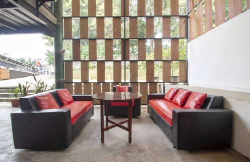 Dinoyo Hotel | OYO 3283 Bwalk Hotel