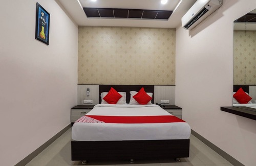 Chanda Nagar Hotel | OYO 3586 SSR Luxury Rooms