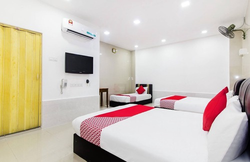 Bandar Baru Salak Tinggi Hotel | OYO 414 Adiff Palace Hotel