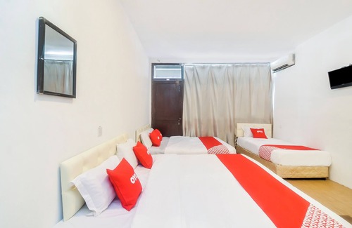 Kuching Hotel | OYO 44017 L & C Premium Stay