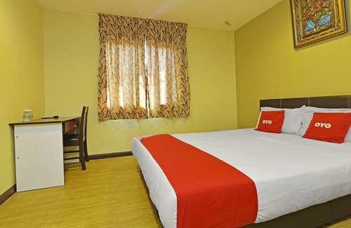 Taman Johor Jaya Hotel | OYO 44026 98 Hotel