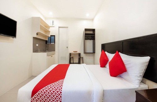 Sampaloc Hotel | OYO 490 V-cat Apartelle