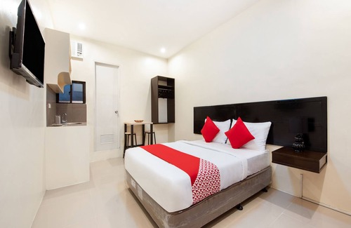 Sampaloc Hotel | OYO 490 V-cat Apartelle