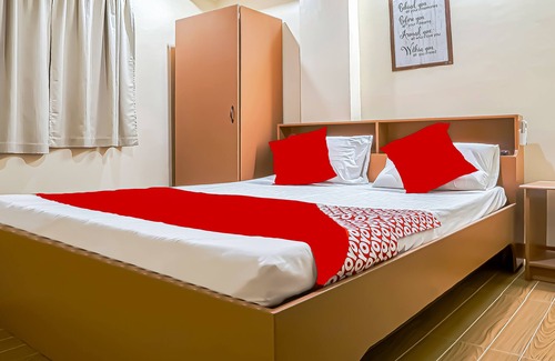 Santa Fe Hotel | OYO 592 La Briana Guest House