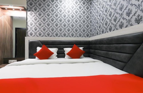 Rau Hotel | OYO 60577 Sukhmani Residency