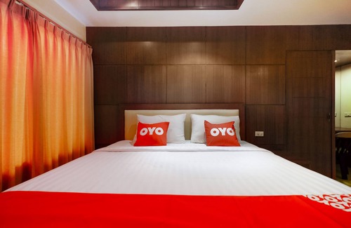 Na Thon Hotel | OYO 629 Chaytalay Palace Hotel