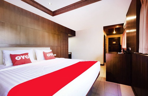 Na Thon Hotel | OYO 629 Chaytalay Palace Hotel