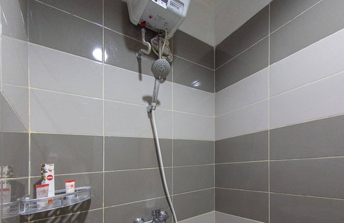 Tanjung Duren Utara Hotel | OYO 657 Elite Residence 71