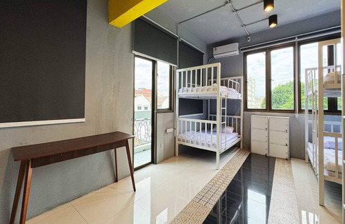 Huai Khwang Hotel | OYO 75465 Lucky Hoste