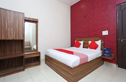 Raipur Hotel | OYO 7859 Hotel Gurukripa
