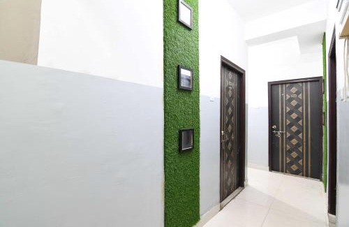 Block E Hotel | OYO 82026 BANGUR INN