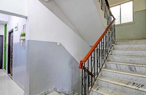 Block E Hotel | OYO 82026 BANGUR INN