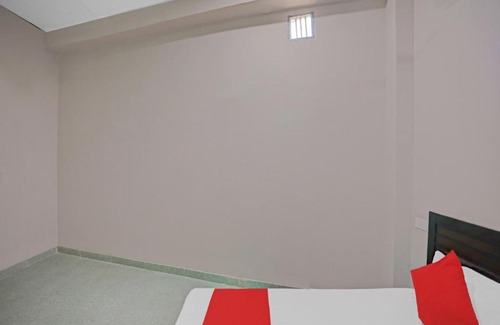 Greater Noida Hotel | OYO 88143 Hotel Moon Paradise