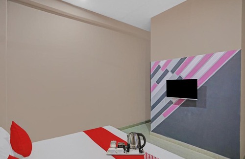 Greater Noida Hotel | OYO 88143 Hotel Moon Paradise