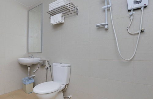 Kukup Hotel | OYO 89915 East Mount Hotel