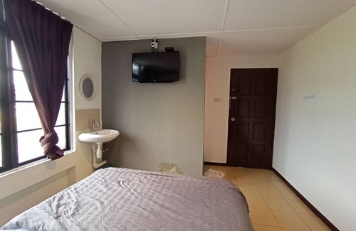 Kuching Hotel | OYO 90117 Grand Vista
