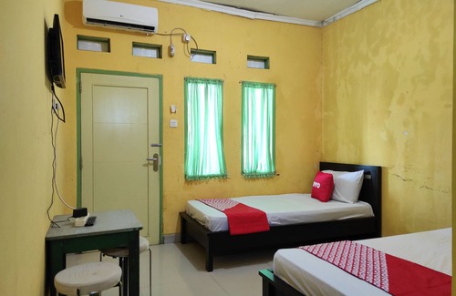 Jatiwangi Hotel | OYO 90333 Wisma Tenang Jaya Syariah