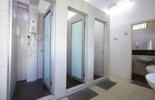 Historic George Town Hotel | OYO 90838 Ros Heritage Motel