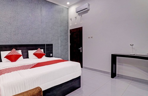 Sarolangun Hotel | OYO 91203 Naufal Residence Syariah