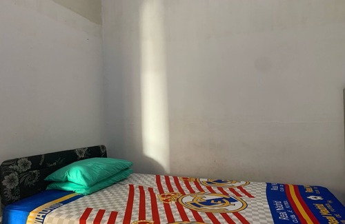 Makassar Hotel | OYO 91263 Dinar Homestay