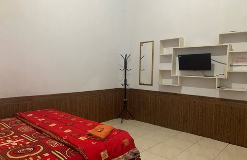 Makassar Hotel | OYO 91263 Dinar Homestay