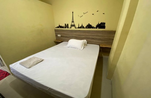 Old Jakarta Hotel | OYO 91340 Jenny Residence