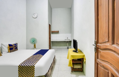 Gresik Hotel | OYO 91747 Gamping Homestay Syariah