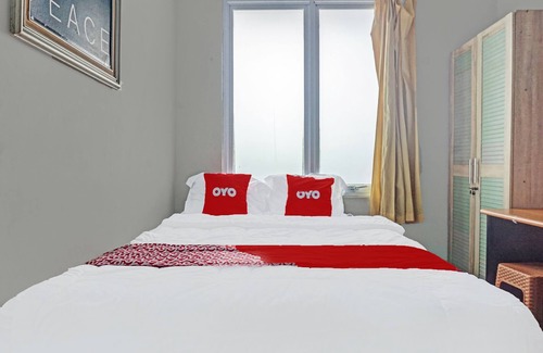 Binong Hotel | OYO 91849 Karawaci Taman Permata 5