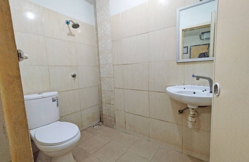 Jambi Hotel | OYO 92157 Benteng Kost