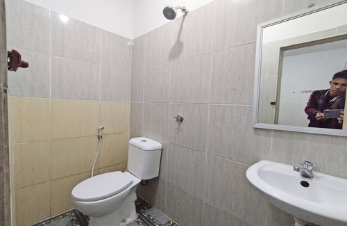 Jambi Hotel | OYO 92157 Benteng Kost