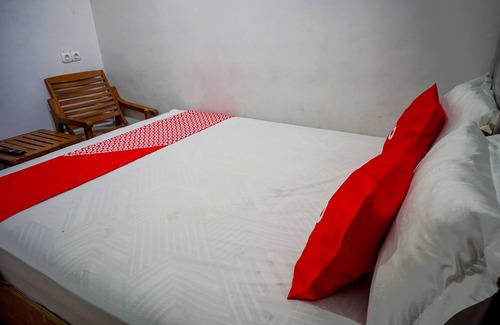 Bungurasih Hotel | OYO 93069 Penginapan Sumber Rizki