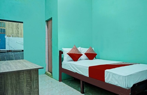 Pematangsiantar Hotel | OYO 93298 Barito House