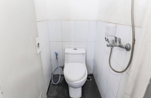 Tangerang Hotel | OYO 93584 RukotelNearICE BSD