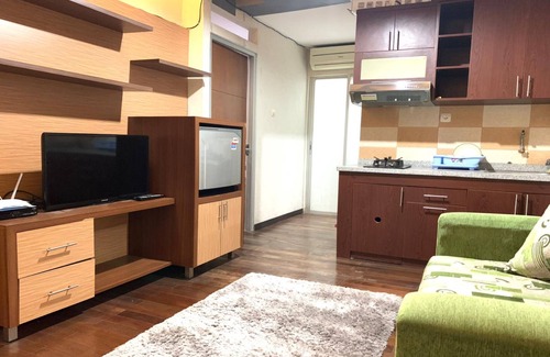 Depok Hotel | OYO 93585 Apartemen Cibubur Village By Raja Property