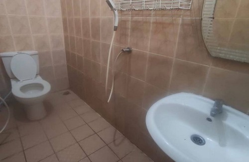 Cikarang Hotel | OYO 93836 Budi Residence 1