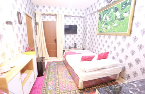 Depok Hotel | OYO 94069 Mp Room