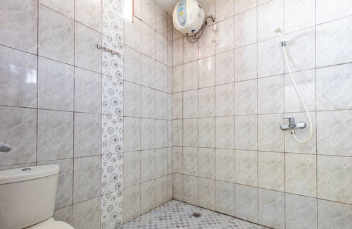 Pemogan Hotel | OYO 94091 Sn Guest House