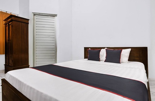 Semarang Hotel | OYO 94683 Oteng Stay