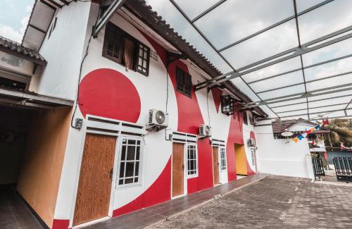 East Jakarta Hotel | OYO 947 Angel Home Stay Syariah Near Atrium Pondok Gede, Museum Monumen Pancasila, Taman Mini
