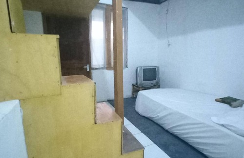 Setiabudi Hotel | OYO 94801 Pad Guest House