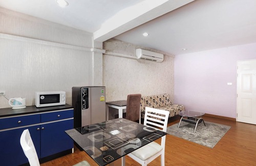 Nong Pa Khrang Hotel | OYO 995 Blue Cafe Apartment