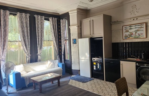 Trafford Casa | Cornerstones Guest House