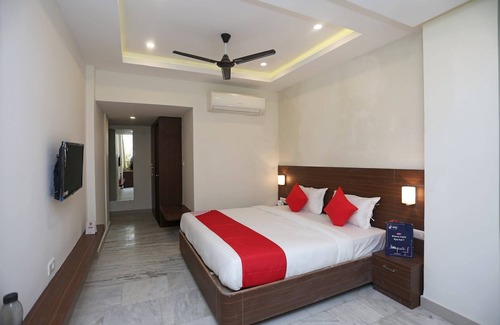 Gorakhpur Hotel | OYO Flagship 18533 Tulip Inn