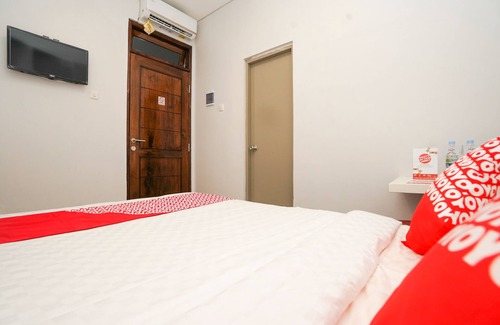 Surabaya Hotel | OYO Flagship 318 K1 UPN Rungkut Madya