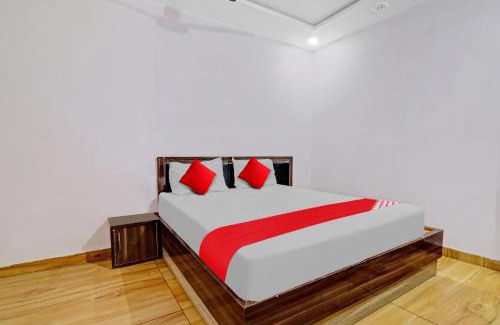 Dhanauli Hotel | OYO Flagship 80834 Hotel Super Star