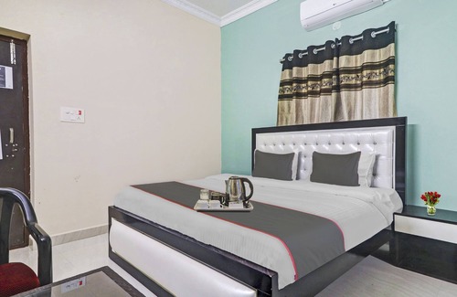 Kukatpalli Hotel | OYO Flagship D Grand Residency