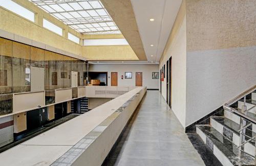 Surat Hotel | OYO Flagship Hotel 9